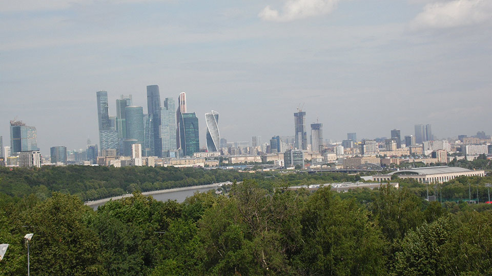 Вид Москва-Сити с Воробьёвых гор