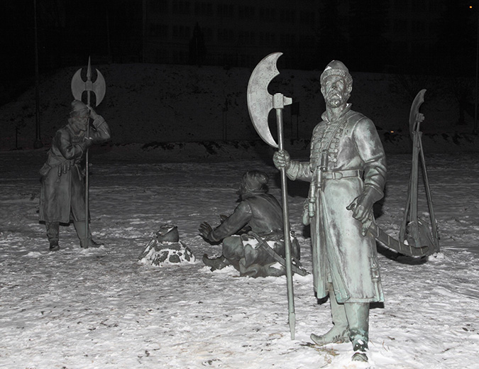 Скульптура Стрельцов в Серпухове