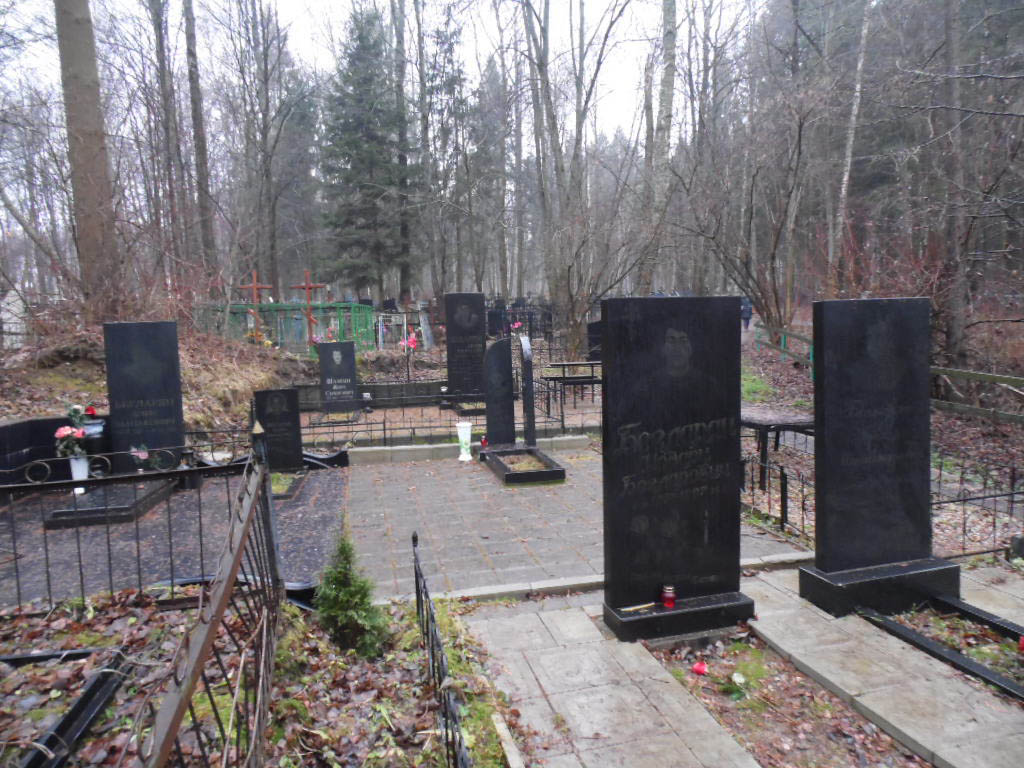 Отзвуки «Лихих девяностых» на старом Тарусском кладбище
